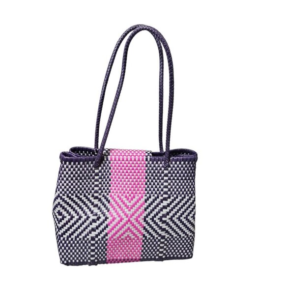 Plastic Woven Purple and Pink Shoulder Beach Bag Tote - Magnet Snaps - NWOT!!! - Picture 2 of 6